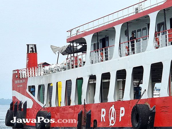 kmp-tunu-senggol-nusa-dua
