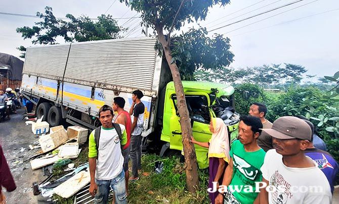diperiksa-dua-jam-sopir-dan-kernet-fuso-boleh-pulang