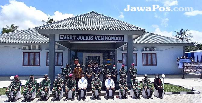 ksal-bangga-dibuat-nama-evert-julius-van-kondou-gedung-serbaguna