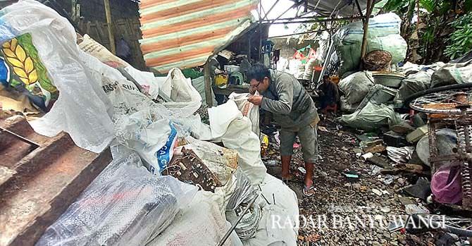 permintaan-tinggi-harga-barang-rongsokan-mulai-membaik