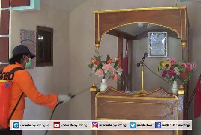 cegah-virus-korona-semprot-seluruh-masjid-dengan-cairan-disinfektan