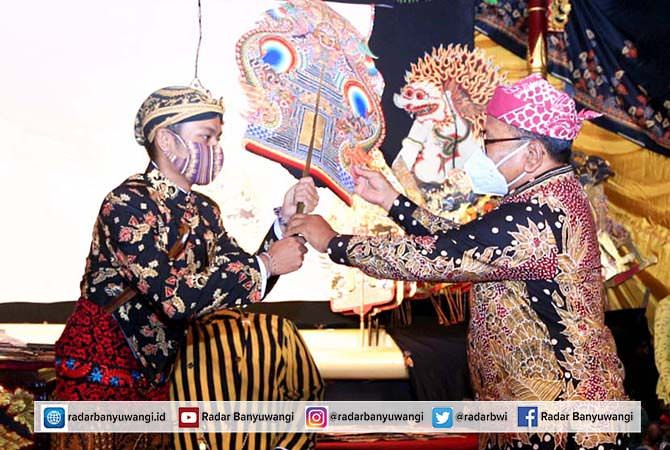 festival-wayang-kulit-hadirkan-tiga-dalang