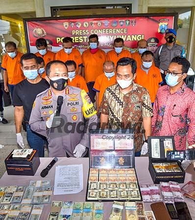 kuliner-banyuwangi-paling-disuka-ayam-kesrut-dan-pecel-rawon