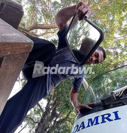 musim-tebang-jalan-sarongan-dipenuhi-truk-tebu