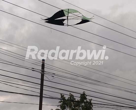 ganggu-jaringan-listrik-pln-gencarkan-patroli-layang-layang