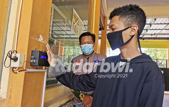 smart-gate-siaga-covid-cek-suhu-tubuh-tak-perlu-bantuan-satpam