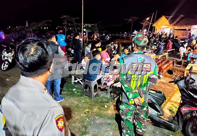 antisipasi-klaster-baru-kerumunan-di-pantai-ancol-dibubarkan