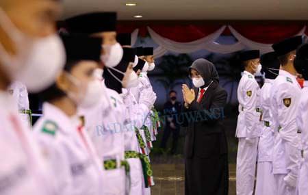 paskibra-dikukuhkan-oleh-ipuk