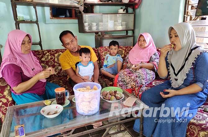 cerita-zainul-hasan-hidup-dengan-tiga-istri-dalam-satu-atap