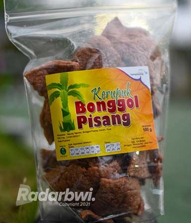kerupuk-bonggol-pisang-bikin-camilan-dari-tanaman-pekarangan