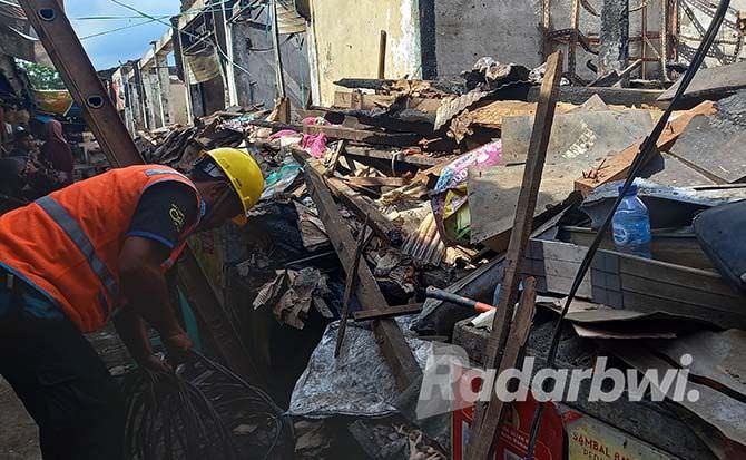 kebakaran-pasar-kalibaru-dipicu-korsleting-di-instalasi-pelanggan