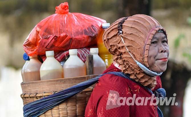 dari-jamu-gendong-keliling-hingga-masuk-kafe