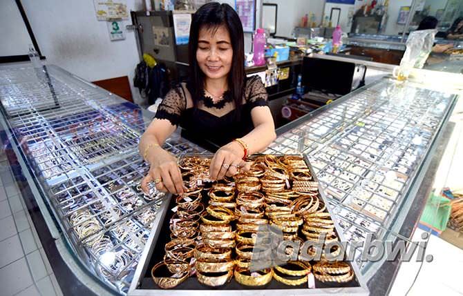 gelang-emas-tak-sekadar-mempercantik-diri-tapi-juga-investasi