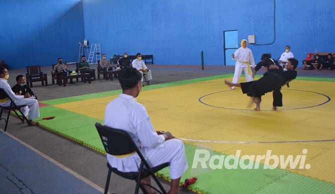 persiapan-piala-kapolda-jatim-puluhan-pendekar-silat-ikut-seleksi