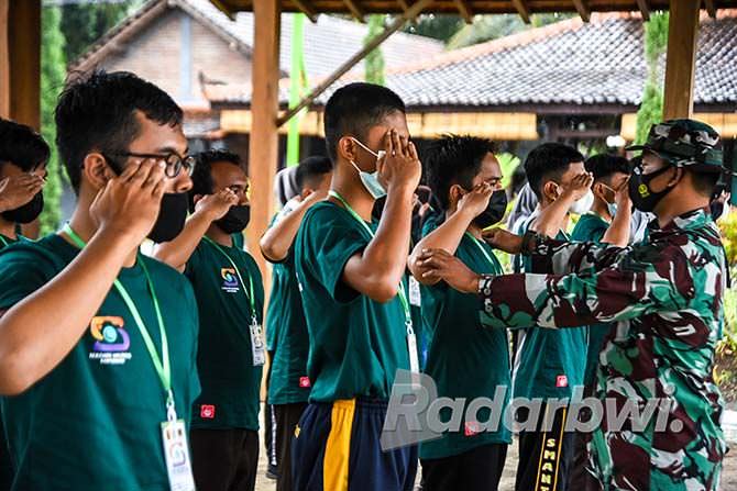 siswa-sma-smk-diberi-wawasan-militer