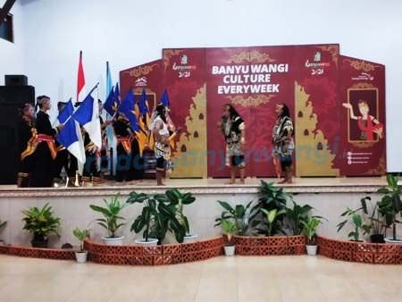 tampilkan-kesenian-janger-ampak-ampak-gunung-gumitir