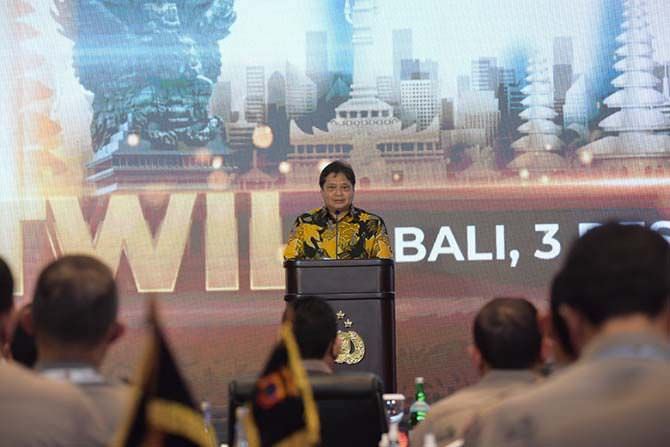airlangga-apresiasi-tni-dan-polri-dalam-mendukung-kebijakan-pemerintah