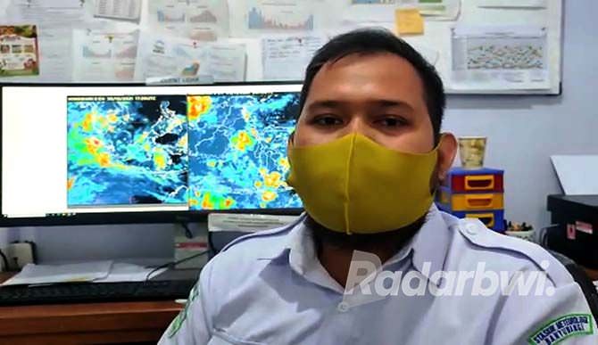digoyang-gempa-51-sr-warga-banyuwangi-sempat-panik