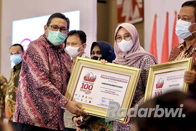 smart-kampung-sabet-penghargaan-dari-kemenkominfo