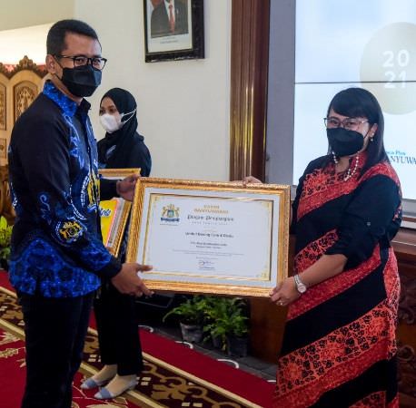 suguhkan-alam-pegunungan-kafe-and-resto-terbaik