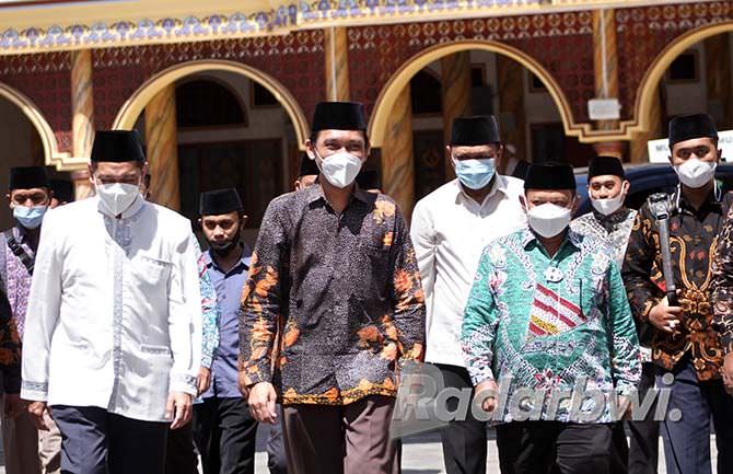 wakil-ketua-kpk-diskusi-dengan-mahasiswa-unib