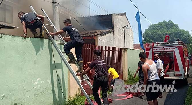 gudang-penyimpanan-arsip-disdikbud-terbakar