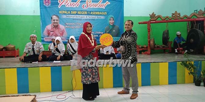 pimpin-smpn-1-asembagus-hj-tutik-siap-majukan-sekolah