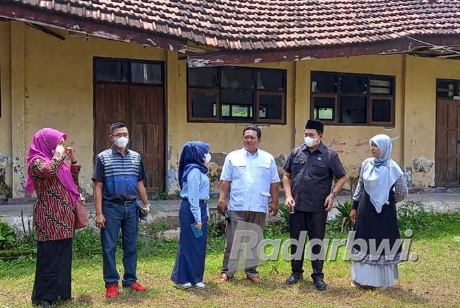 prihatin-sejumlah-ruang-kelas-sd-rusak-parah
