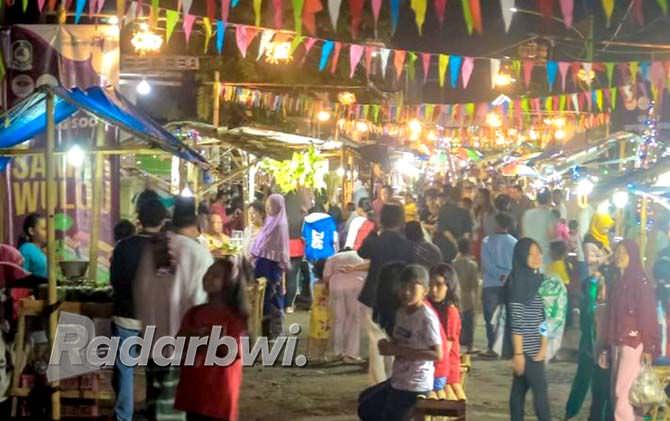 pasar-samar-wulu-belanja-sembari-nikmati-musik-setiap-weekend