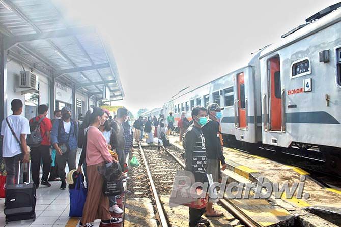 pasca-bebas-tes-antigen-okupansi-penumpang-ka-merangkak-naik