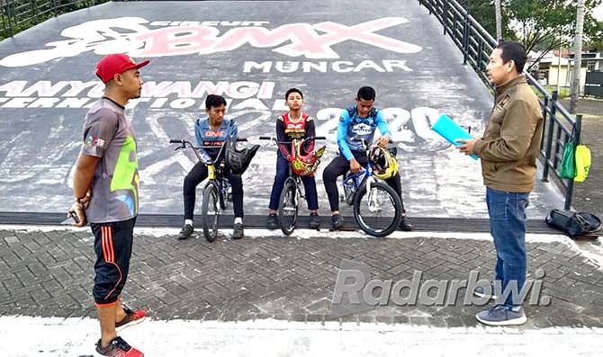 kirim-dua-atlet-bmx-kejar-catatan-waktu