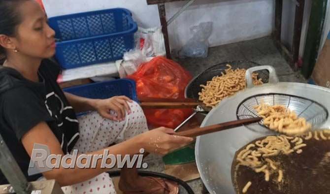 kue-klasik-yang-tak-mudah-basi