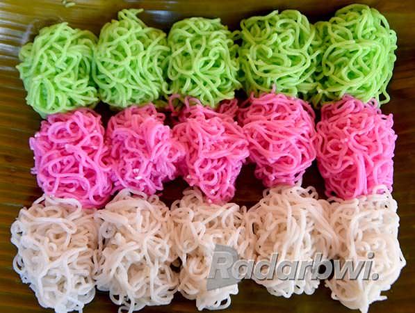 kue-patola-rasanya-gurih-legit-warnanya-memikat