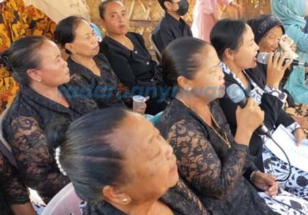 cari-gending-lain-malah-ditolak-leluhur