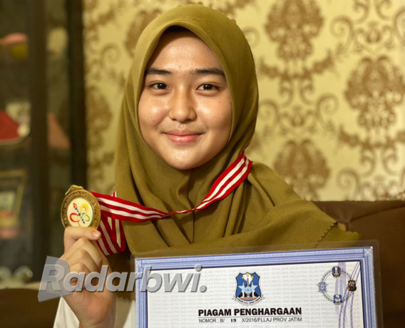 Ayumi Putri Sasaki, Anggota Pasukan Pengibar Bendera Pusaka.