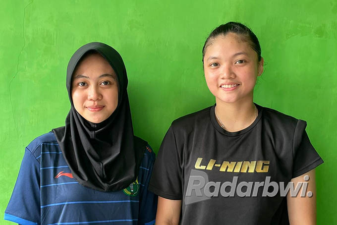 MASIH KUAT: Pemain bulu tangkis Banyuwangi, Ovilia Riza Wulandari, ikut membawa tim beregu lolos ke babak delapan besar. (Ramada Kusuma/Radar Banyuwangi)