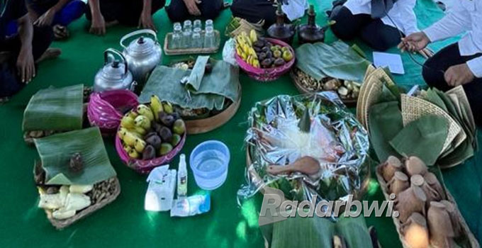 TRADISIONAL: Hidangan berupa ubi-ubian dan kacang tanah menjadi menu wajib tamu resmi Pemkab Banyuwangi. (Ramada Kusuma/Radar Banyuwangi)