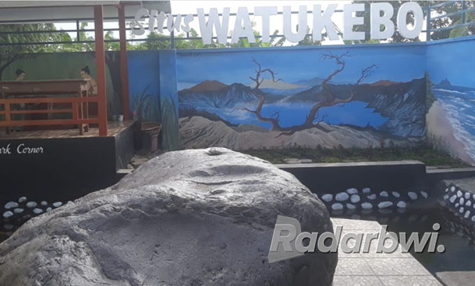 TERAWAT: Situs Watukebo yang berada di kompleks SDN 1 Watukebo, Kecamatan Blimbingsari, Banyuwangi. (Dedy Jumhardiyanto/Radar Banyuwangi)