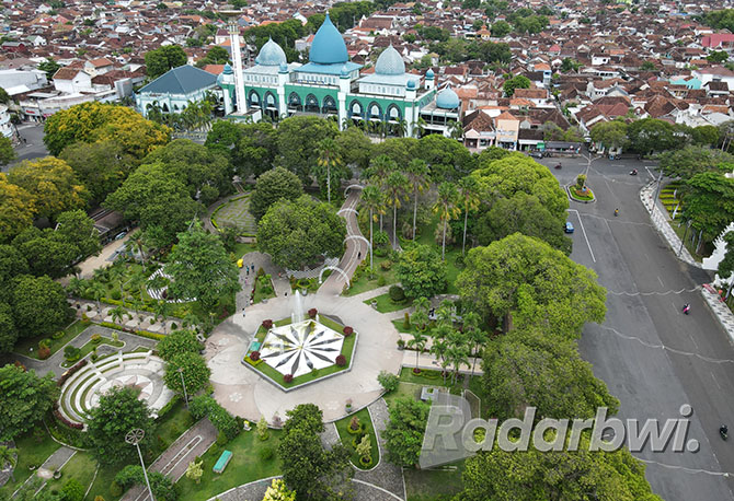 ESTETIKA KOTA: RTH Taman Blambangan dirancang sebagai ruang publik dan pusat aktivitas masyarakat.(Ramada Kusuma/Radar Banyuwangi)