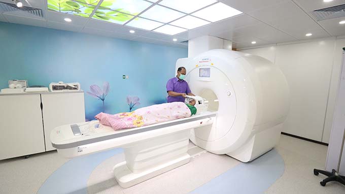 CANGGIH: Peralatan Magnetic Resonance Imaging (MRI) di instalasi radiologi RS Al Huda Gambiran, Banyuwangi. (RSAH UNTUK RABA)