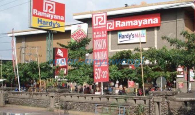 TIDAK LAMA: Kondisi Hardy’s Mal di Jalan Adisucipto Banyuwangi belasan tahun silam. (Dok RadarBanywangi.id)