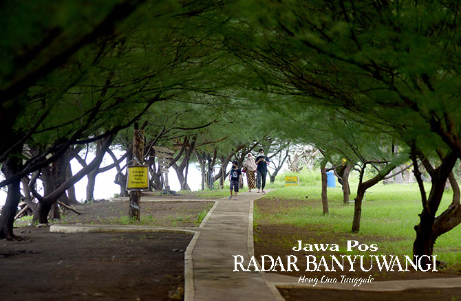 NYAMAN: Akses untuk pejalan kaki cukup lapang di kawasan Grand Watudodol Banyuwangi. (Ramada Kusuma/Radar Banyuwangi)