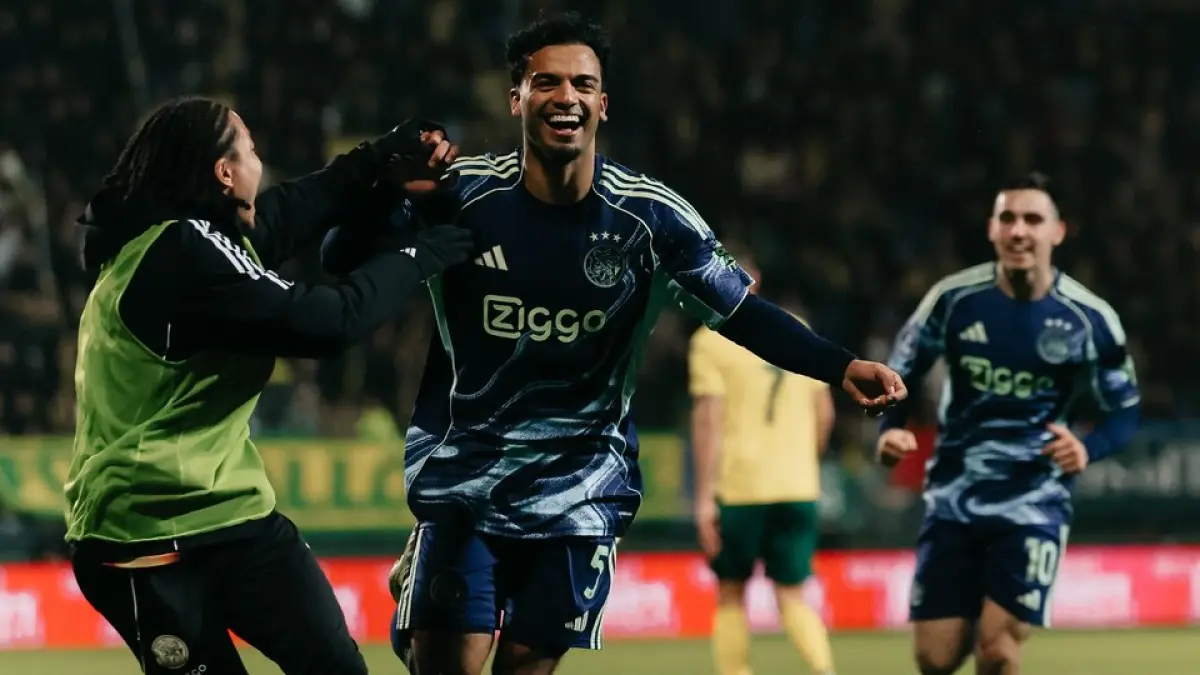 WAJIB MENANG: Ajax butuh tiga poin saat meladeni F Twentee (Ajax)