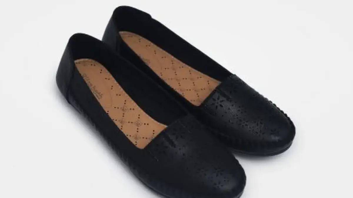 Ilustrasi koleksi flat shoes Elizabeth. (Elizabeth Official)