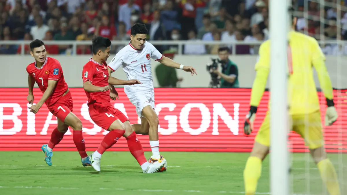 BUKTIKAN KUALITAS: Ragnar Oratmangoen saat membela Timnas Indonesia melawan Vietnam, dalam lanjutan Kualifikasi Piala Dunia 2026 Zona Asia. (PSSI)