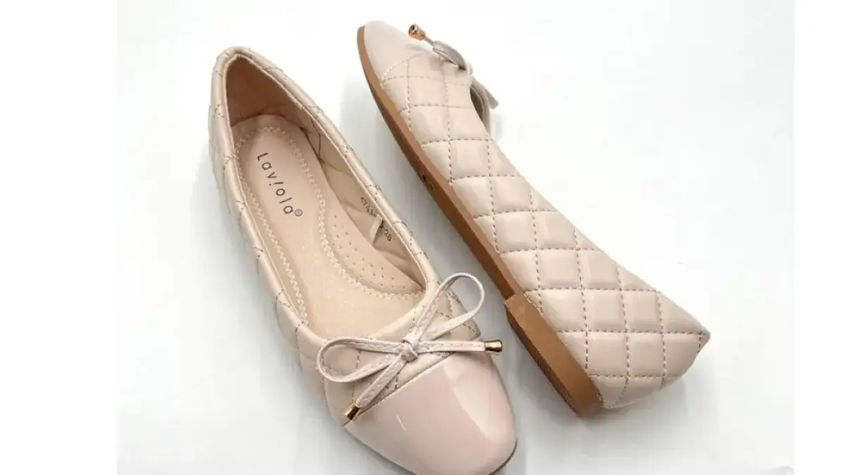 Ilustrasi flat shoes Laviola terlaris di Shopee.