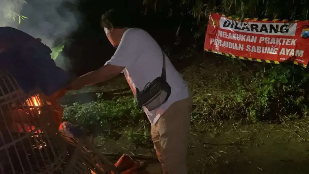 Polsek Ngasem lakukan pemusnahan arena sabung ayam