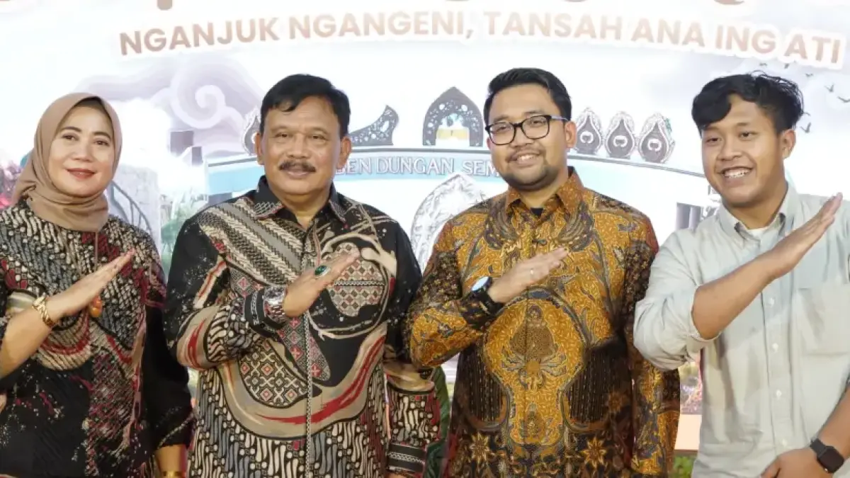 MELESAT: Bupati Marhaen dan Wakil Bupati Trihandy