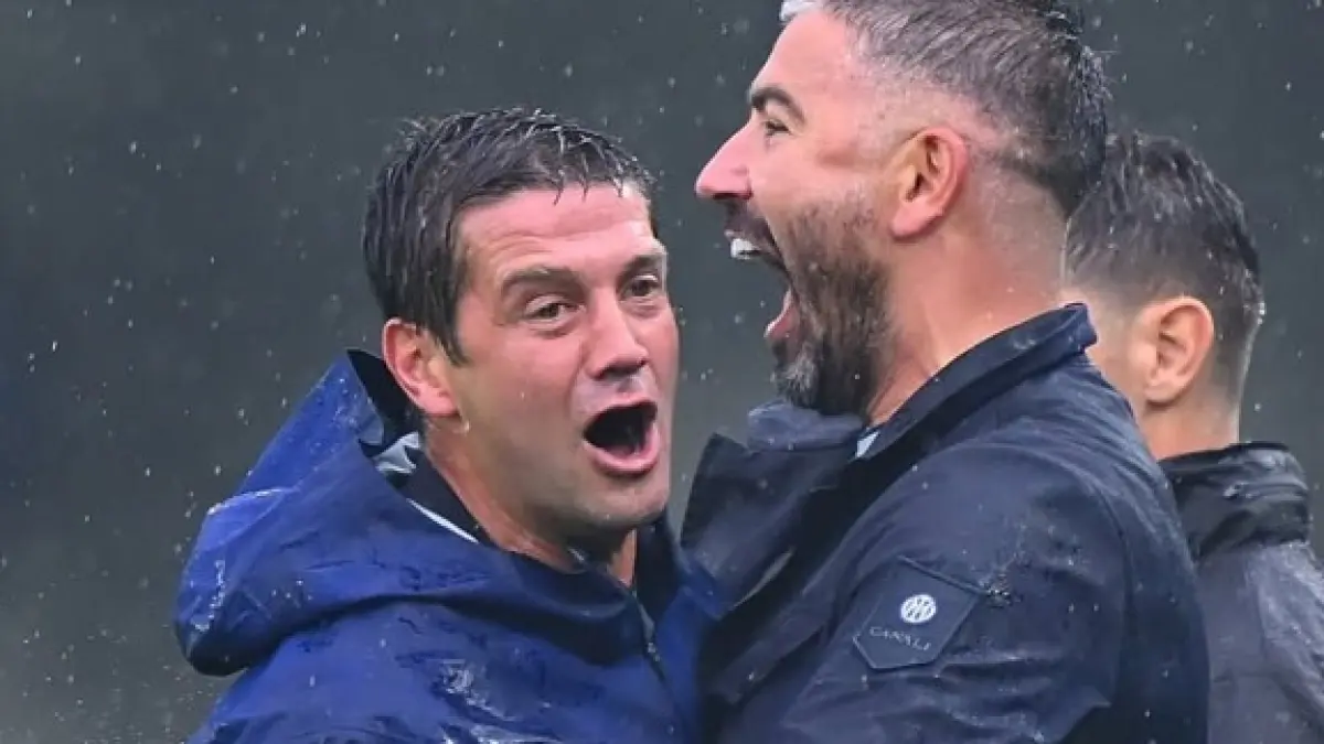 Chivu saat merayakan gol Inter Milan