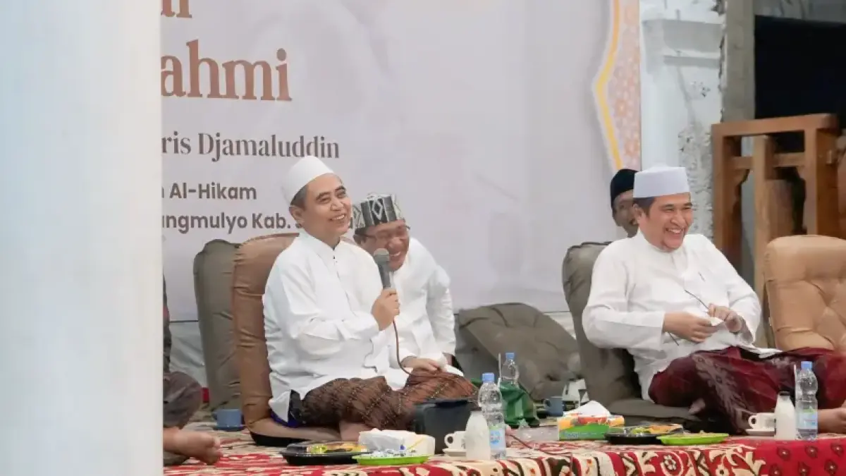 HIKAM Kabupaten Jombang menggelar Halal Bihalal bersama Pengasuh di Masjid Pondok Pesantren Umar Zahid, Semelo, Kayen, Kecamatan Bandarkedungmulyo, Kamis (9/4) malam.